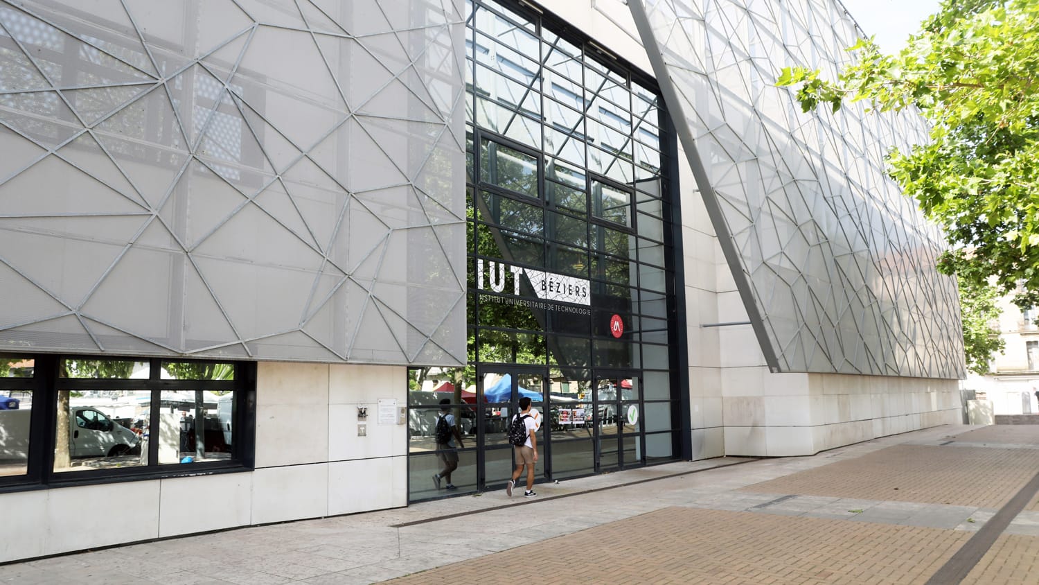Entrée de l'espace Michel SERRES de la BU de IUT Béziers